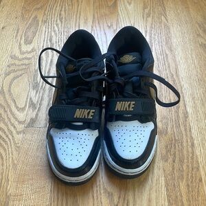 Jordan Kids' Legacy 312 Low Basketball Shoes- boys size 3.5